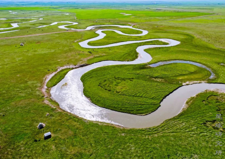 伊犁这个偏远的西部城市,新疆伊犁市靠近哪个位置
