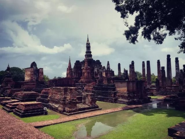 君行体验官专栏丨他在佛之国度,邂逅了一场浪漫