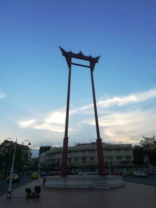 君行体验官专栏丨他在佛之国度,邂逅了一场浪漫