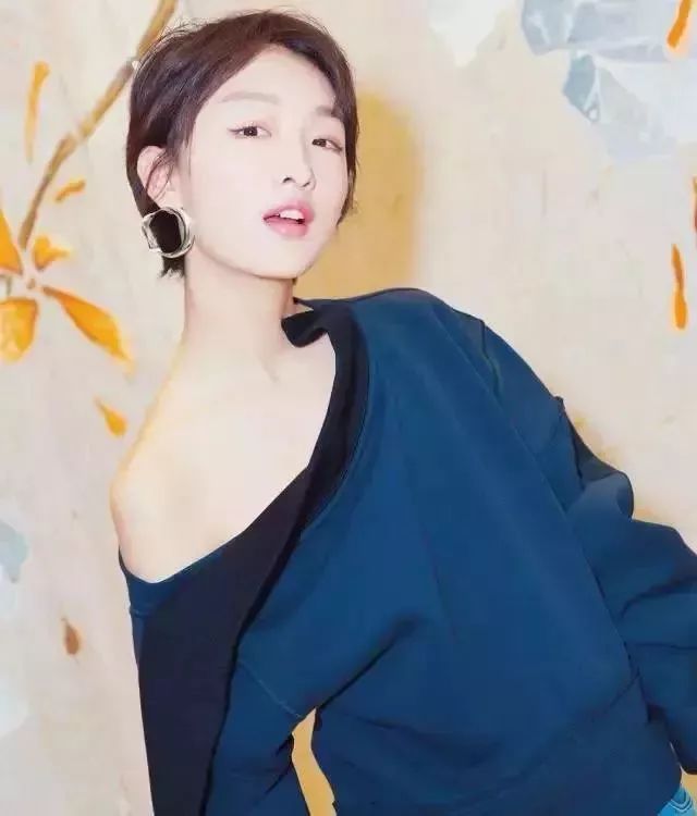 彩妆教程初学者眼线怎么画好看,彩妆教程初学者眼线画法视频