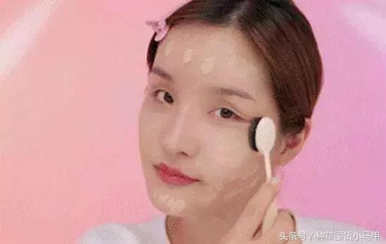 气垫粉扑与粉底刷哪个更好,粉底气垫粉扑最好用的