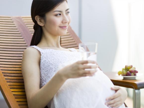 孕妈爱出汗?六个秘诀让你睡得舒爽!