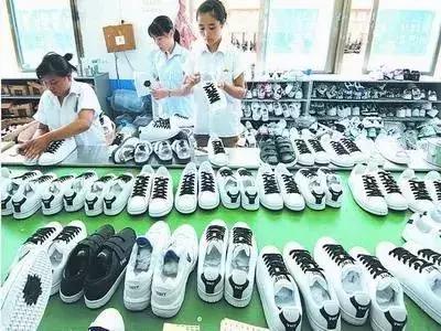 耐克假鞋与真鞋的对比,耐克走下坡路了吗