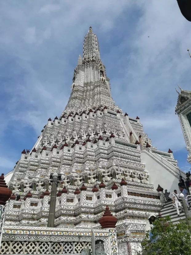 君行体验官专栏丨他在佛之国度，邂逅了一场浪漫