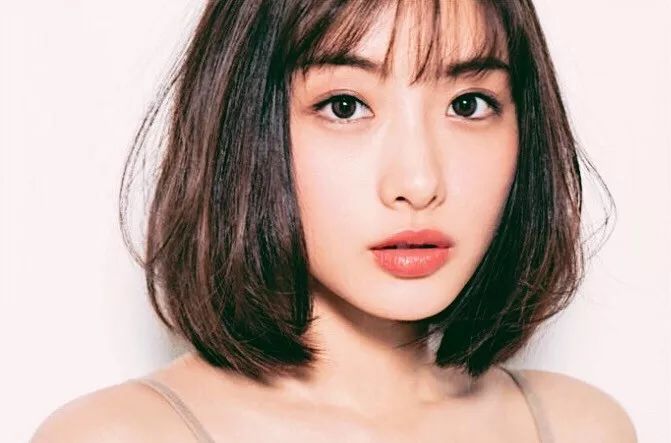 显白的口红哪款好用又持久,春天必须涂口红吗