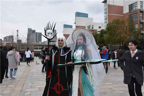 学雷锋爱心义卖活动小学生日记,小学生开展学雷锋献爱心义卖捐款