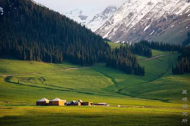 伊犁这个偏远的西部城市,新疆伊犁市靠近哪个位置
