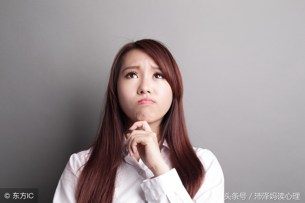 宝宝为什么喜欢抠妈妈的嘴巴,为什么宝宝老爱抠嘴巴