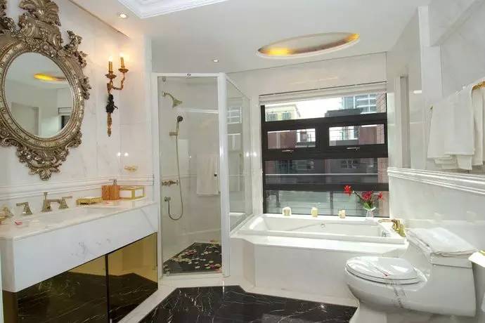 卫生间镜前灯装什么样的好,镜前灯安装高度多少合适