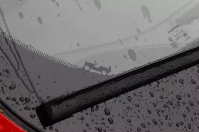 jeep新款自由侠发布,新款jeep自由侠新官图