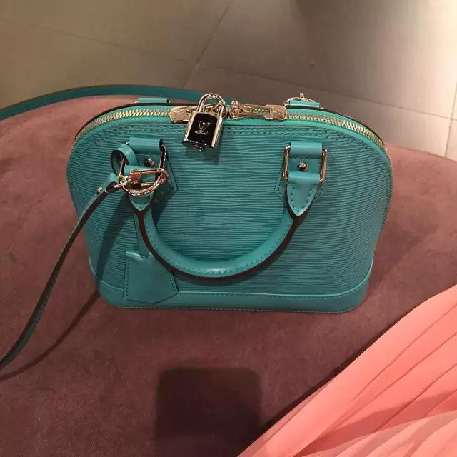 大牌包包有哪些实用耐背的,撞包的原因