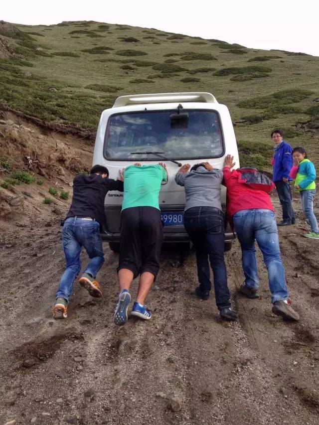 旅行叫他变沧桑，也叫他犯二，但还是死性不改