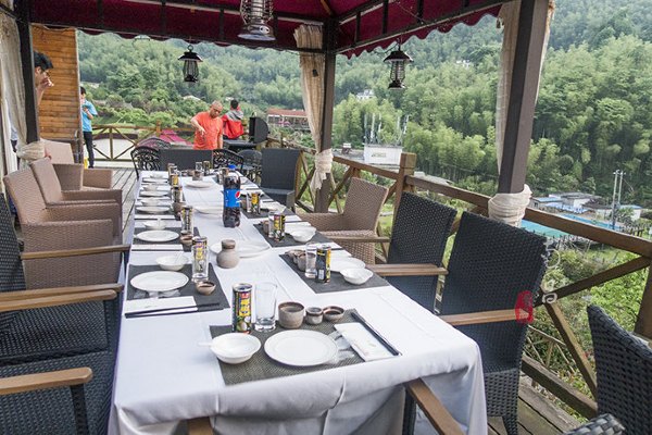 养在深闺里无人知,养在深闺无人识全文