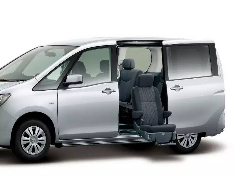 日产mpv新款serena试驾,日产商务车新款serena配置