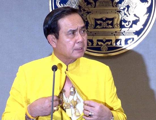 来见识一下,泰国总理巴育的贴身佛牌长什么样