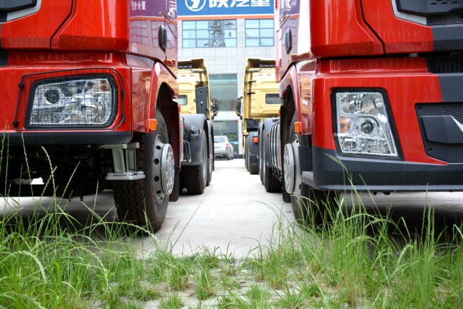 陕汽德龙x3000最新款自卸,陕汽德龙x3000s最新款460马力图片