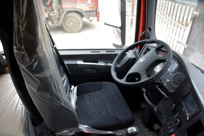 陕汽德龙x3000最新款自卸,陕汽德龙x3000s最新款460马力图片