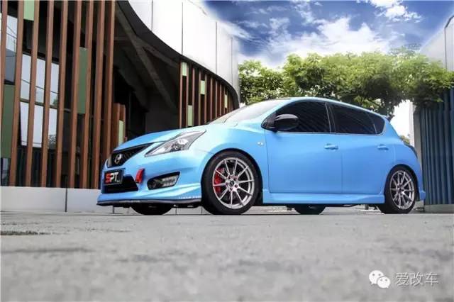 日产骐达中央扶手箱改装,日产的小精灵骐达改装案例