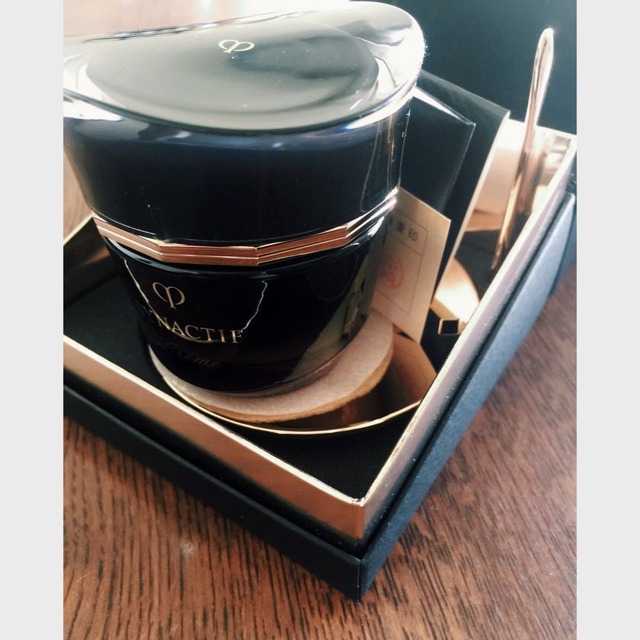 八一八那些上万的贵妇牌精华