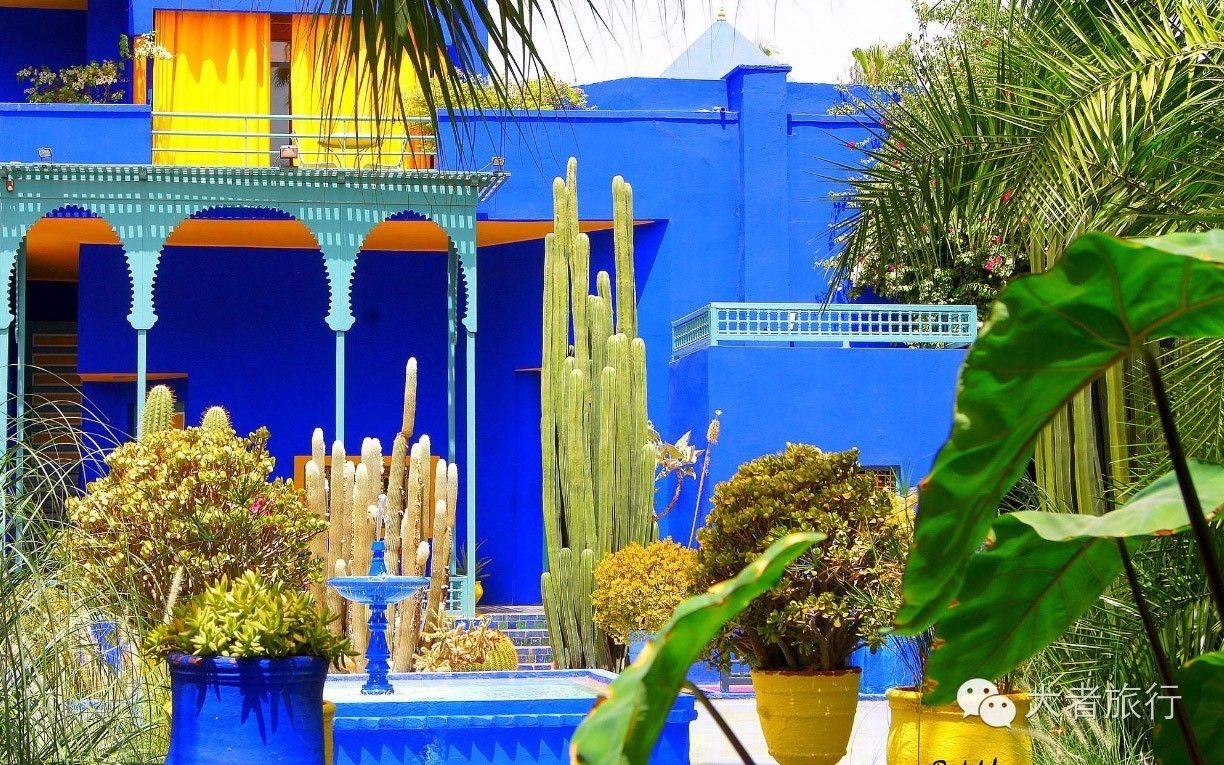 摩洛哥蓝是孔雀蓝吗,有一种蓝叫巴黎蓝