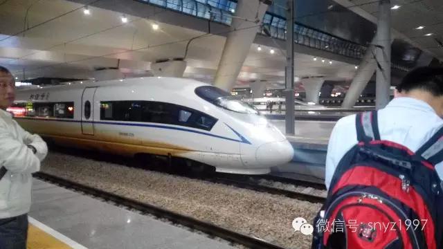 抱着代孕新生儿踏进父母家,同志奶爸瞬间泪崩