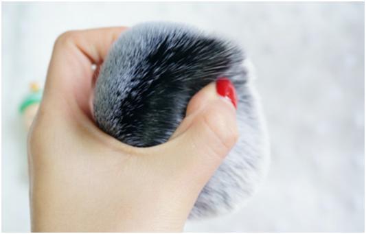 粉饼散粉粉底区别,粉饼蜜粉闪粉区别