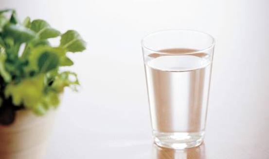 宝宝肠绞痛哭得特别严重,刚出生的婴儿绞肠痛哭个不停