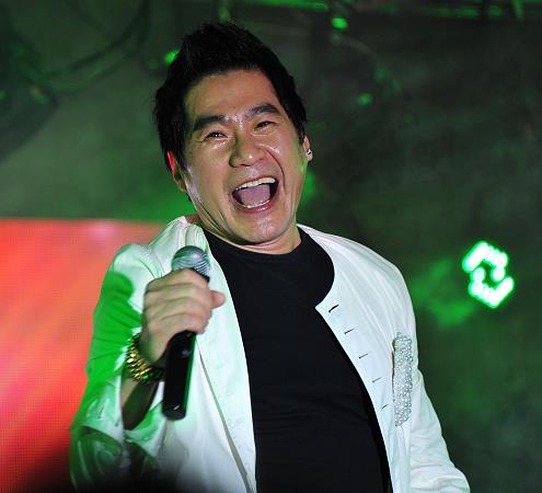 费翔翻唱别人的歌,费翔翻唱过谁的歌曲