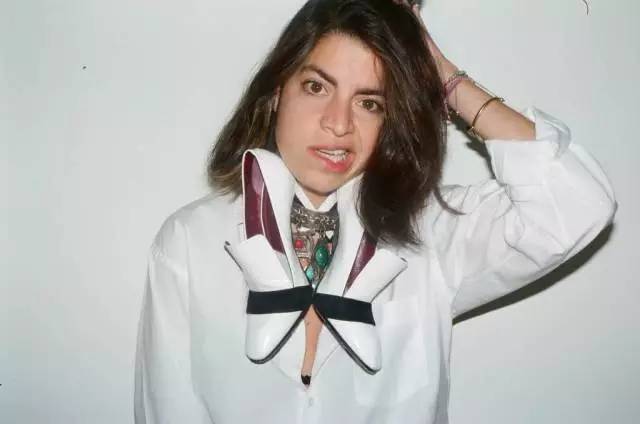 看人生赢家LeandraMedine如何玩转配饰！