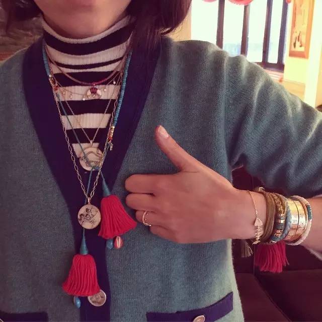 看人生赢家LeandraMedine如何玩转配饰！