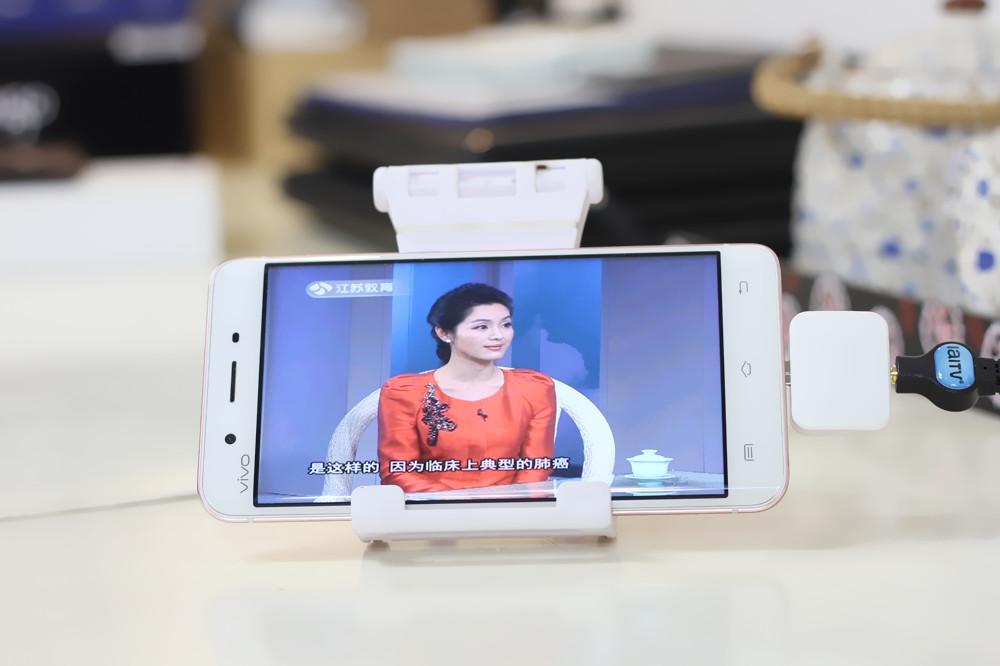 手机看免费电视直播怎么看免流量,手机免流量看抖音