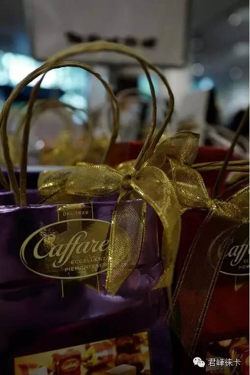 徕卡一万元街拍机,徕卡q一代为什么那么贵