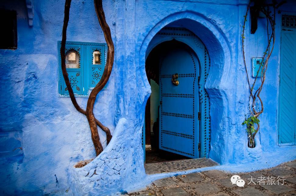 摩洛哥蓝是孔雀蓝吗,有一种蓝叫巴黎蓝