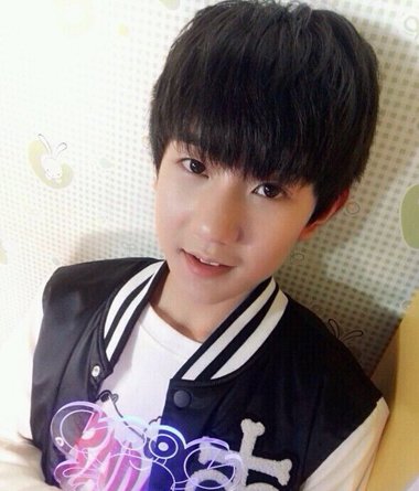 最流行学生男生的发型图片,发型男生碎发锅盖头