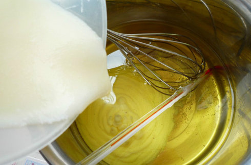 羊奶手工皂的制作,羊奶洗脸皂持久留香海盐手工皂