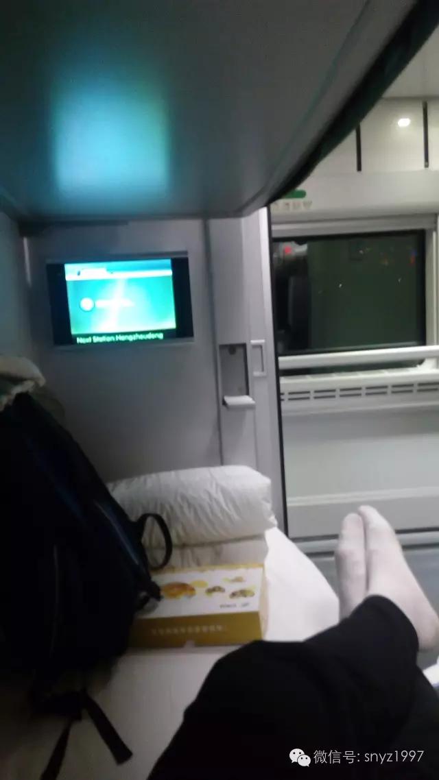 抱着代孕新生儿踏进父母家,同志奶爸瞬间泪崩