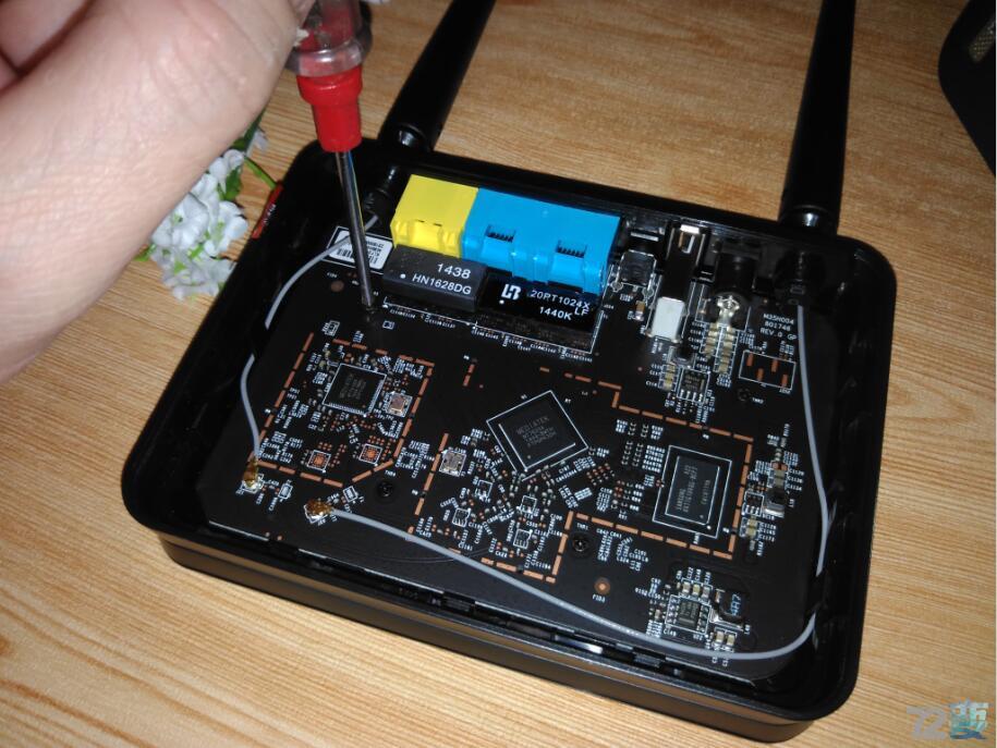 路由器竟然这么小？智能路由器Newifimini开箱评测