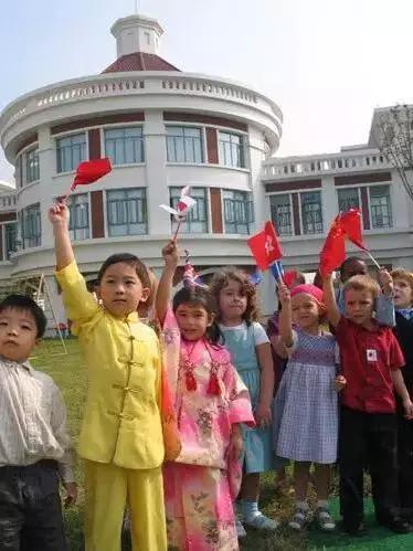 不努力孩子连幼儿园都读不起！上海最贵学校学费赶上世界顶级名校