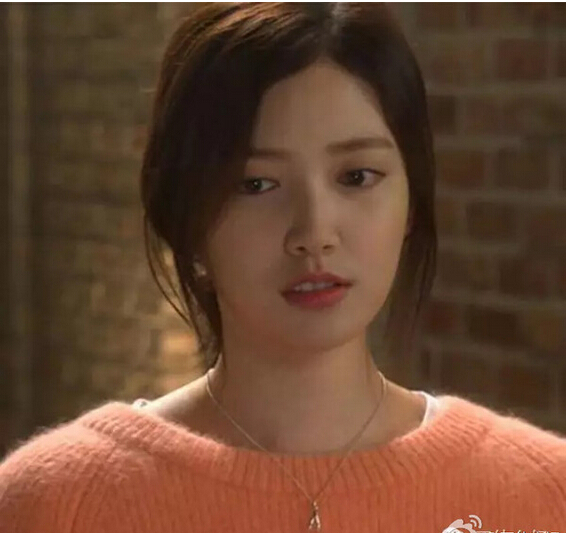 选对锁骨链做今夏最In女郎