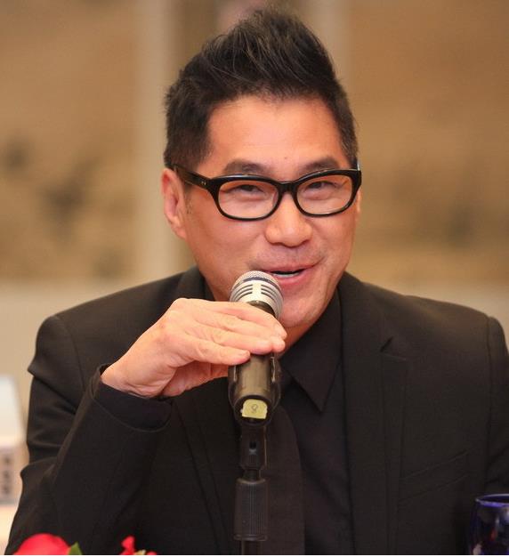 费翔翻唱别人的歌,费翔翻唱过谁的歌曲