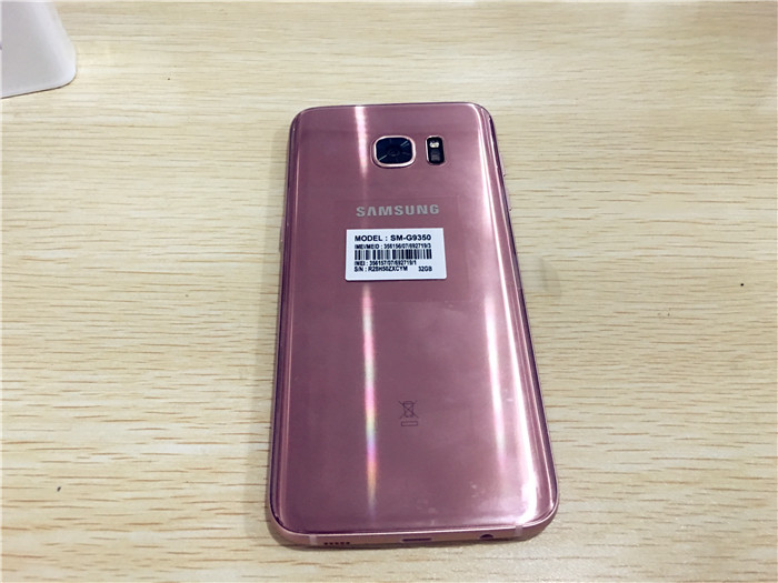 三星s7edge银色颜值怎么样 (三星s7 edge)