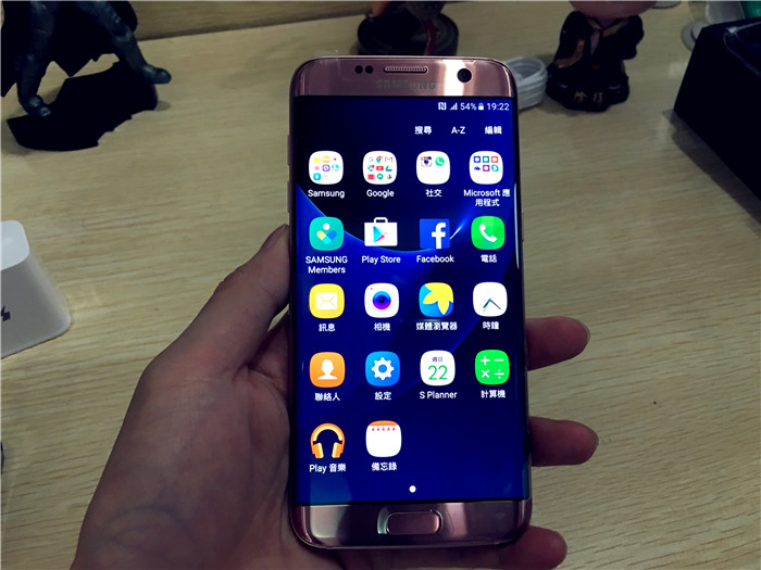 三星s7edge银色颜值怎么样 (三星s7 edge)