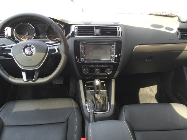 大众速腾1.5超越版提车全过程,25款大众速腾1.4t