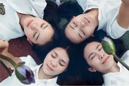 三个闺蜜拍照的最美姿势,40岁三个闺蜜拍照姿势大全