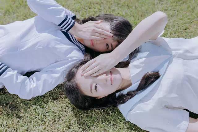 三个闺蜜拍照的最美姿势,40岁三个闺蜜拍照姿势大全