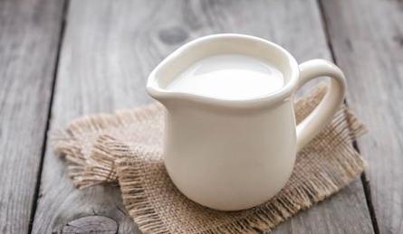 羊奶比牛奶更适合中国人喝,羊奶比牛奶更适合人饮用