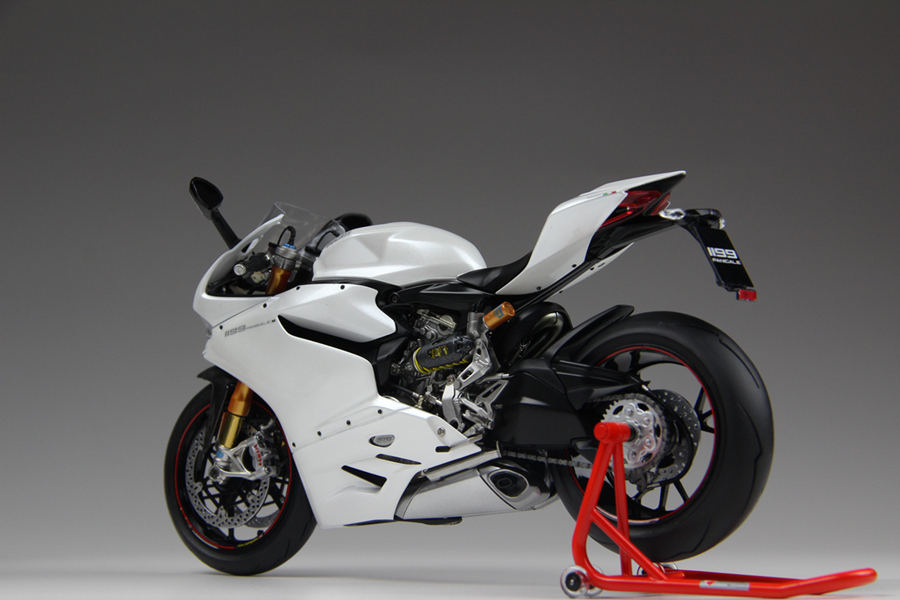 入门复古摩托车杜卡迪大魔鬼,试驾杜卡迪大魔鬼摩托车