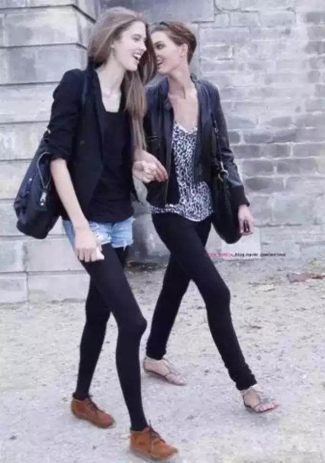 三个闺蜜拍照的最美姿势,40岁三个闺蜜拍照姿势大全