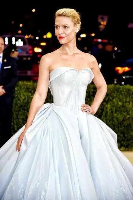 潮流入货｜准备好让“一字肩”闯入你的生活了吗？