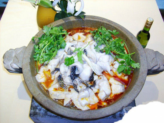 博山石锅鱼哪便宜好吃,高密美食探店石锅鱼